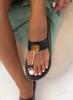 Σανδάλια δερμάτινα με λουλούδι Iris - Μαύρο -The Fashion Project κατάστημα sandalia dermatina iris me louloudi 103845 4d66