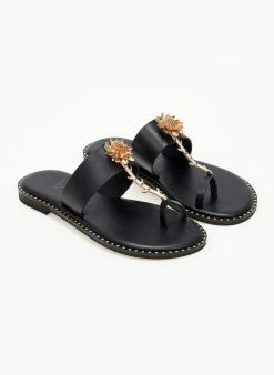 Σανδάλια δερμάτινα με λουλούδι Iris - Μαύρο -The Fashion Project κατάστημα sandalia dermatina iris me louloudi 103845 dnla
