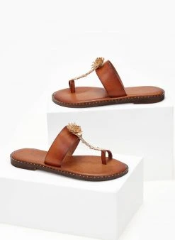 Σανδάλια δερμάτινα με λουλούδι Iris - Ταμπά -The Fashion Project κατάστημα sandalia dermatina iris me louloudi 103846 zluk