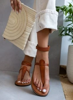 Σανδάλια δερμάτινα με μπαρέτα Iris - Ταμπά 15 Σανδάλια δερμάτινα με μπαρέτα Iris - Ταμπά -The Fashion Project κατάστημα sandalia dermatina iris me mpareta 104737 81ij