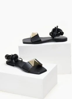 Σανδάλια δερμάτινα με μεγάλο τρουκ Iris - Μαύρο -The Fashion Project κατάστημα sandalia dermatina iris me oversize trouk 105041 wzyh