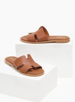 Σανδάλια δερμάτινα με ανοίγματα Estil - Ταμπά -The Fashion Project κατάστημα sandalia dermatina me anoigmata estil 110504 x5g8