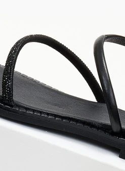 Σανδάλια δερμάτινα με περαστό λουράκι Tfp - Μαύρο -The Fashion Project κατάστημα sandalia dermatina tfp me perasto louraki 105320 haon