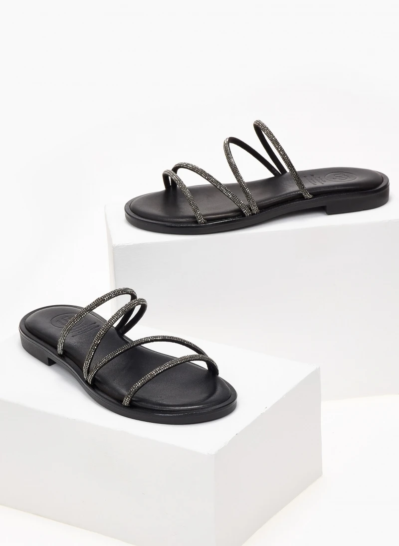 Σανδάλια δερμάτινα με στρας λουράκια Tfp - Μαύρο 5 Σανδάλια δερμάτινα με στρας λουράκια Tfp - Μαύρο - Image 3