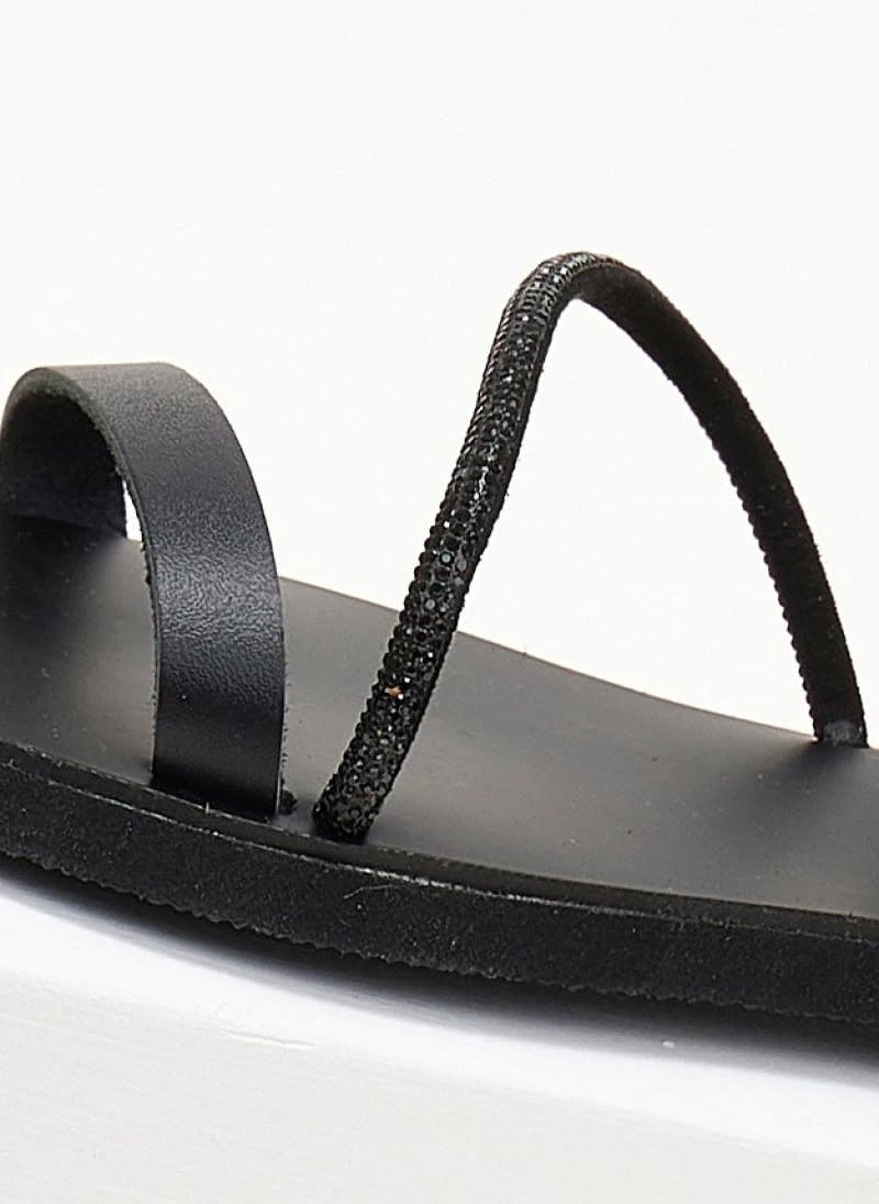 Σανδάλια δερμάτινα με λοξό Strass λουράκι Estil - Μαύρο 5 Σανδάλια δερμάτινα με λοξό Strass λουράκι Estil - Μαύρο - Image 3