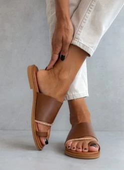 Σανδάλια δερμάτινα με στρας Estil - Ταμπά -The Fashion Project κατάστημα sandalia estil dermatina me seira strass 104531 lfjd