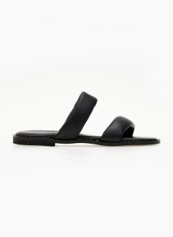 Σανδάλια καστόρινα με Pufffed φάσες Estil - Μαύρο