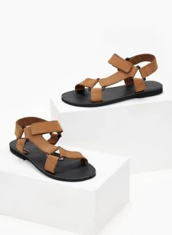 Σανδάλια δερμάτινα με Velcro Estil - Κάμελ 10 Σανδάλια δερμάτινα με Velcro Estil - Κάμελ -The Fashion Project κατάστημα sandalia nubuck estil me velcro 103129 mmlu