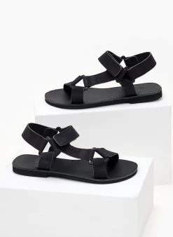 Σανδάλια δερμάτινα με Velcro Estil - Μαύρο 7 Σανδάλια δερμάτινα με Velcro Estil - Μαύρο -The Fashion Project κατάστημα sandalia nubuck estil me velcro 103816 hp8y