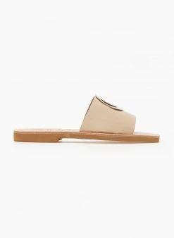 Σανδάλια Nubuck με διακοσμητικό Iris - Ζαχαρί 12 Σανδάλια Nubuck με διακοσμητικό Iris - Ζαχαρί -The Fashion Project κατάστημα sandalia nubuck iris me kuklo 102724 u1i8