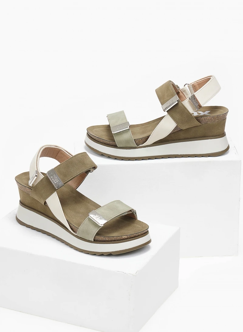 Xti Footwear Πλατφόρμες Sporty με Velcro Xti 141095 - Χακί 4 Xti Footwear Πλατφόρμες Sporty με Velcro Xti 141095 - Χακί - Image 2