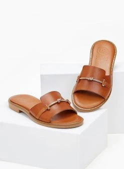 Σανδάλια TFP δερμάτινα με μεταλλικό διακοσμητικό - Ταμπά -The Fashion Project κατάστημα sandalia tfp dermatina me metalliko diakosmitiko 101255 zyeb